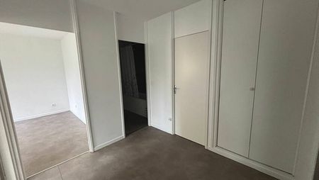 A louer superbe Appartement type F2 avec Ascenseur - Photo 2