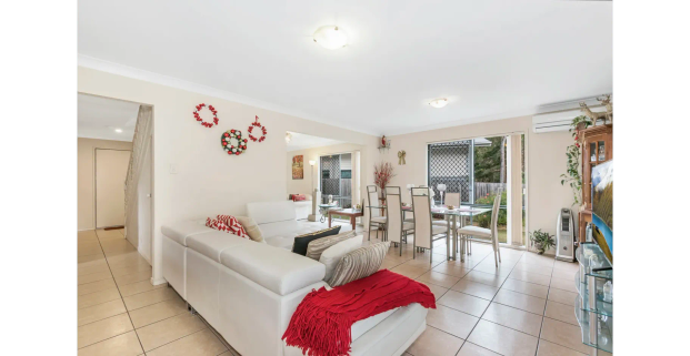 Spacious Family Home in a Peaceful Carindale Pocket - Photo 1