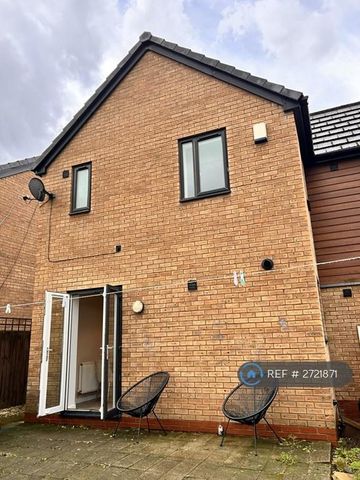 3 bedroom detached house to rent - Photo 3