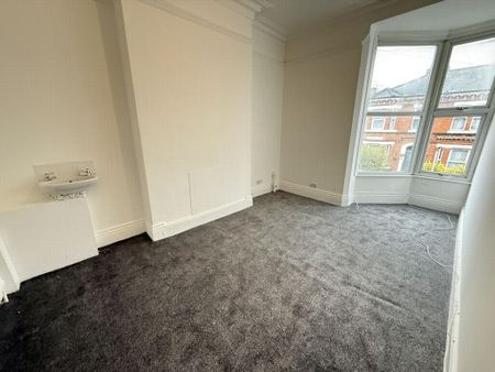 7 bedroom townhouse to rent - Photo 4