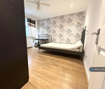 4 bedroom terraced house to rent - Photo 5