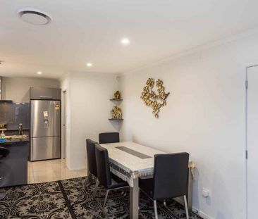 Executive 3 Bedroom Family Home in Wigram! - Photo 4