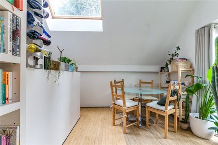 Chapel Gate Mews, Clapham, SW4, London - Photo 2