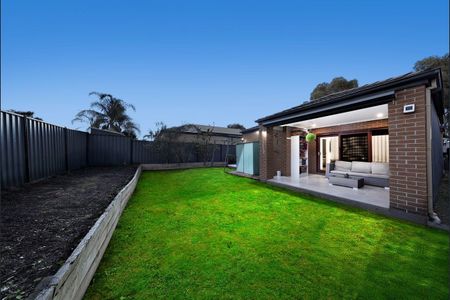 Stunning Family Home - Photo 3