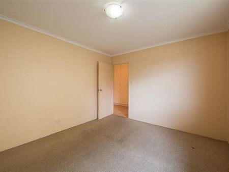 PERFECT LOCATION! - Photo 5