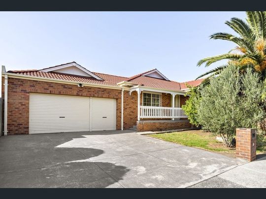 5 Bentley Way, Mill Park - Photo 1