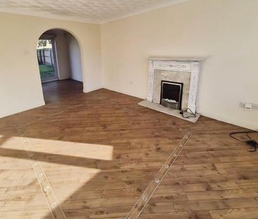 4 bedroom detached house to rent - Photo 2