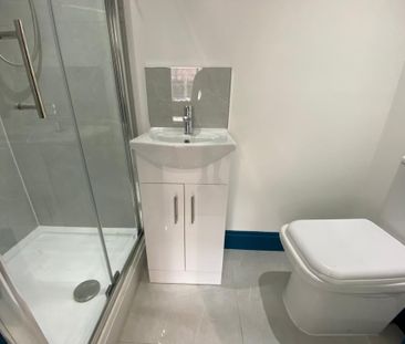 1 bedroom in a house share to rent - Photo 6