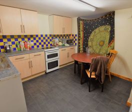 6 bedroom House in Ashville Terrace, Leeds - Photo 6