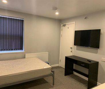 7 bedroom terraced house to rent - Photo 3