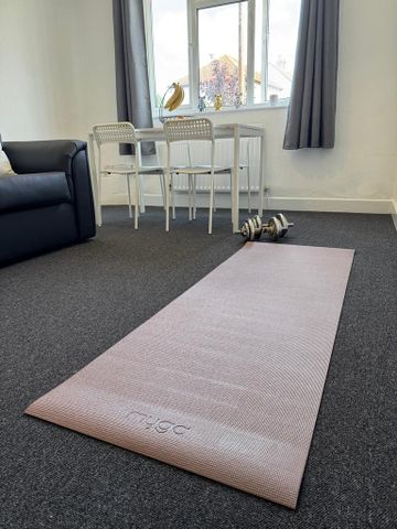 4 bedroom semi-detached house to rent - Photo 2