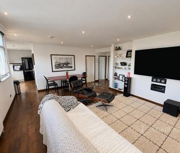 3 bedroom flat to rent - Photo 2