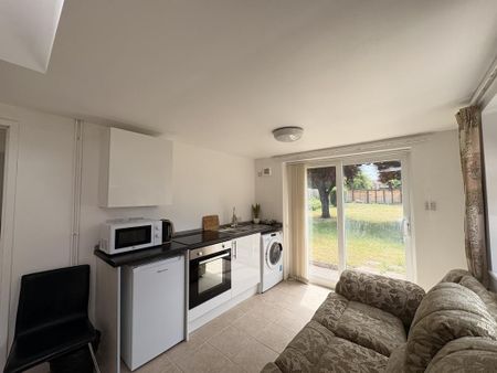 1 bedroom flat to rent - Photo 4