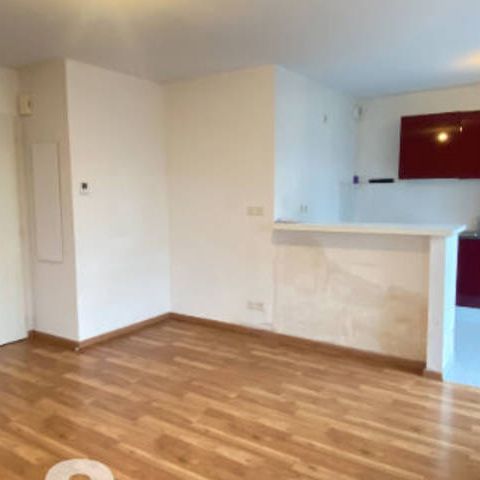 LOCATION THIONVILLE F3 CUISINE EQUIPEE, BALCON, STATIONNEMENT - Photo 1