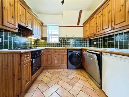 2 bedroom flat to rent - Photo 3