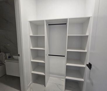 Brand New Furnished Private Bedrooms Available in A Luxurious House... - Photo 2