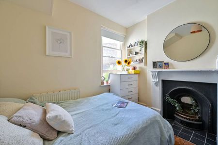 3 bedroom flat to rent - Photo 4