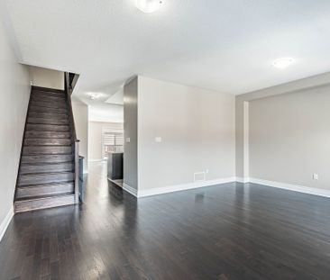 For Lease - 15 Temple Manor Road, Brampton, Ontario - Photo 2