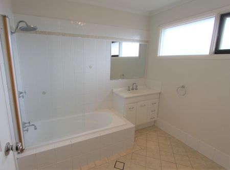 47 Georgiana Crescent Ambarvale NSW 2560 - Photo 3