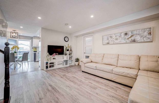 For Lease - 252 Lakeview Park Avenue, Oshawa, Ontario - Photo 1