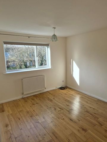 3 Bed Terraced House, Cross Hedge Close, LE4 - Photo 5