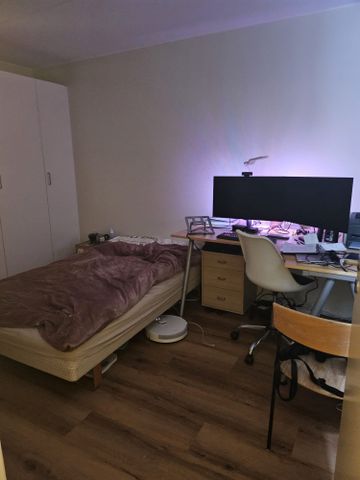 Leirviksgatan, Kista - Photo 3