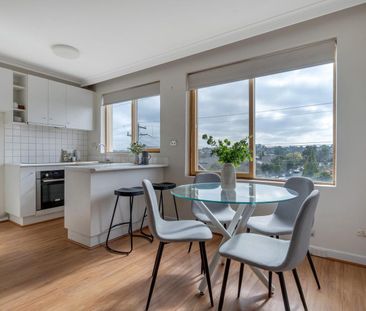 Spacious Unit in Brunswick West - Photo 3