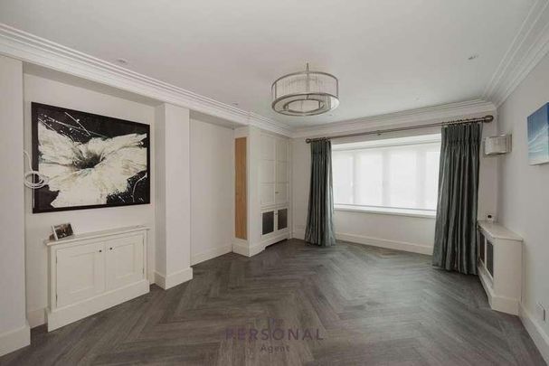 Beechfield, Banstead, SM7 - Photo 1