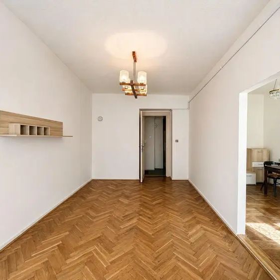 Pronájem bytu 3+1, 72 m and sup2;, balkon Praha 2, Nusle blízko metra - Photo 1