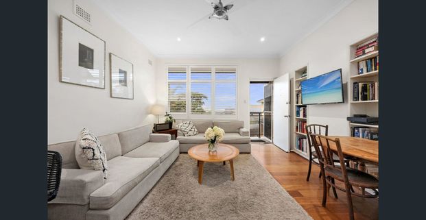 Freshwater Gem, Light-Filled Apartment in a Premium Village Location - Photo 1