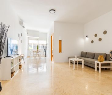 Living in the center of Torremolinos, just a stone's throw from El ... - Photo 1