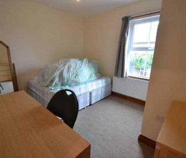4 bedroom terraced house to rent - Photo 4