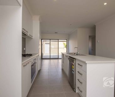 COMFORTABLE LIVING IN THE HEART OF CARDINIA LAKES - Photo 5