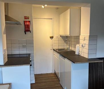 1 bedroom ground floor flat to rent - Photo 2