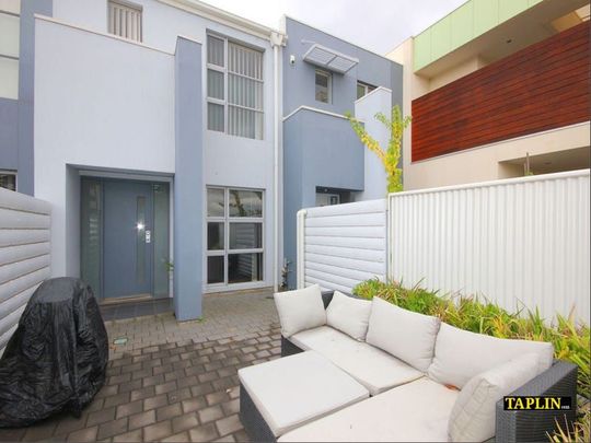 21 Spurs Avenue, Brompton - Photo 1
