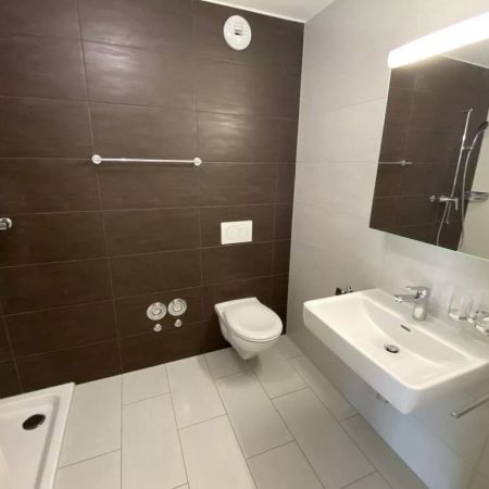 Bel appartement de 2.5 pièces au rez-de-chaussée - Photo 3