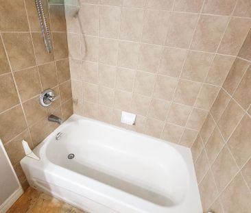 For Lease - 110 Marina Point Crescent, Hamilton, Ontario - Photo 6