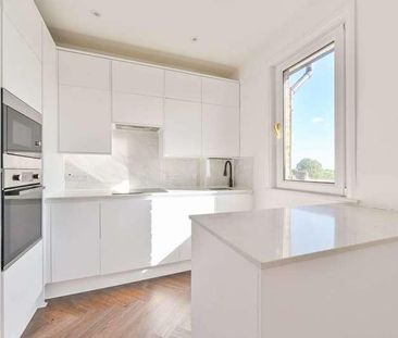 Ravensbourne Park, Catford, SE6 - Photo 2