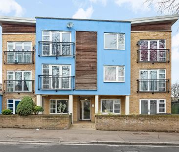 3 bedroom flat to rent - Photo 4