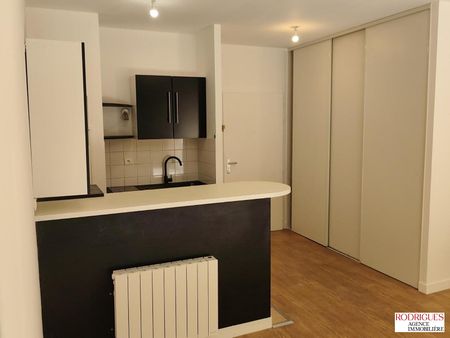 Location Appartement 2 pièces 37m² POITIERS 86000 - Photo 2