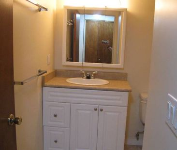 Jubilee Area: 2 bdm 882 sf, 2nd floor, Corner, Renovated - Photo 4