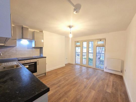 2 bedroom flat to rent - Photo 1