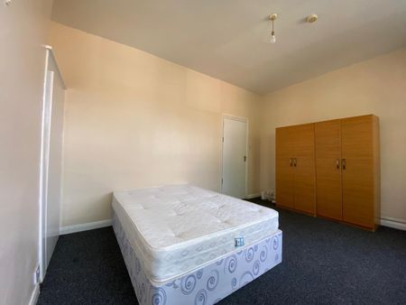 Room in a Shared House, Cranmer Road, E7 - Photo 2