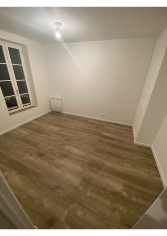 Location Appartement 4 pièces 59m² VILLENEUVE SUR YONNE 89500 - Photo 2