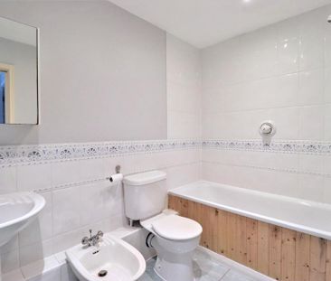 2 bedroom ground floor flat to rent - Photo 6