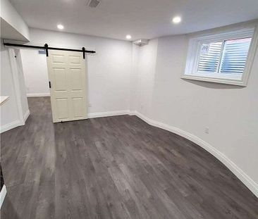 For Lease - 1236 Atkins Drive, Newmarket, Ontario - Photo 4