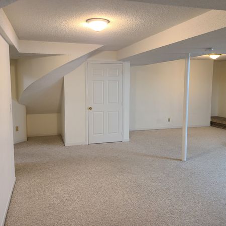 For Lease - 41 Lawnview Drive, Toronto, Ontario - Photo 4