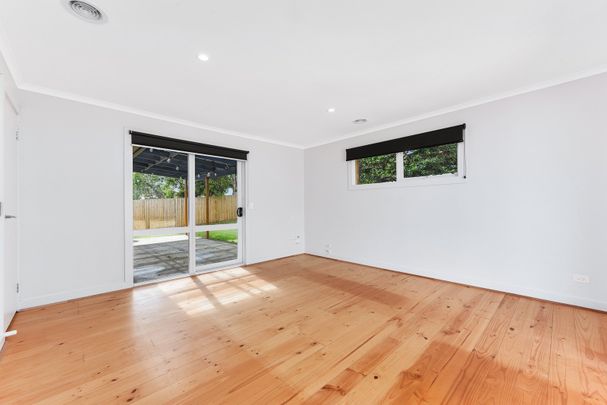 Spacious & Versatile Family Home in a Quiet Court Location - Photo 1