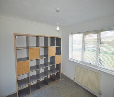 3 Bedroom Terraced To Let - Photo 4