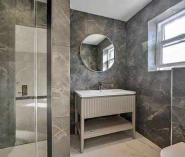 4 bedroom detached house to rent - Photo 3